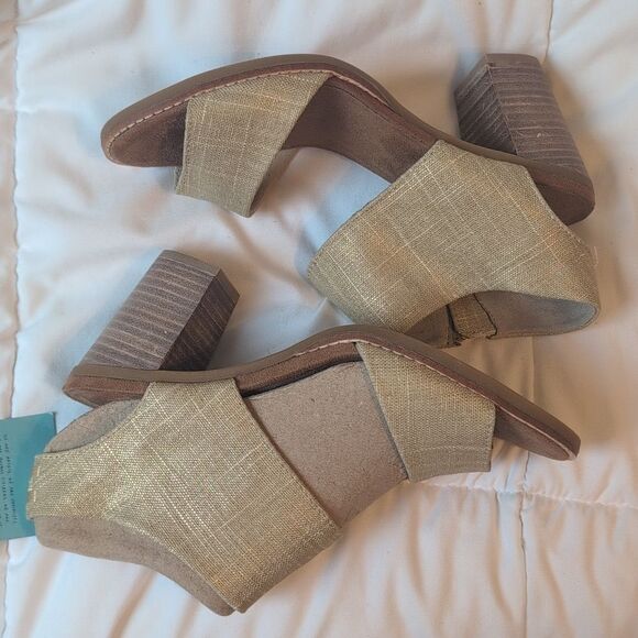 Tom's Size 7 Metallic Foil Champagne Majorca Cut Out Heels, NEW - Picture 9 of 11